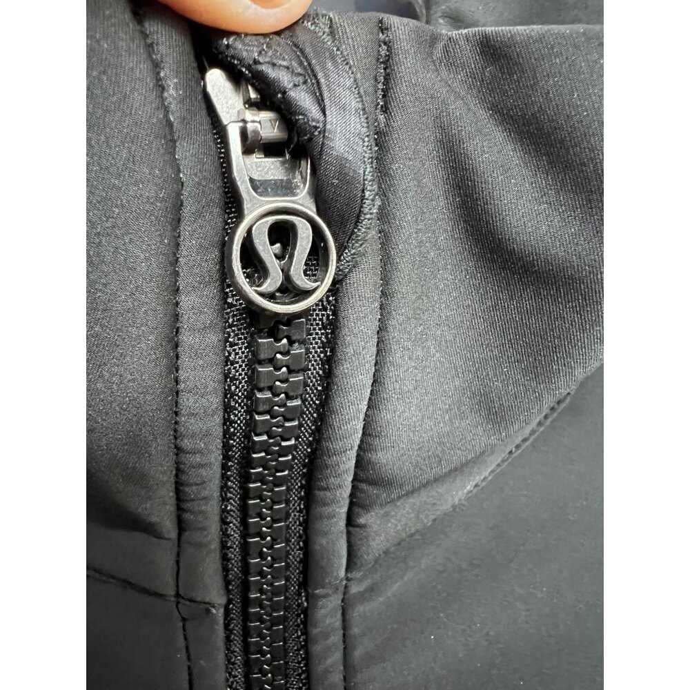 Lululemon Wind Runner Softshell Zip Up Black Athletic Jacket Pockets Sz 6 Logo - Picture 12 of 12